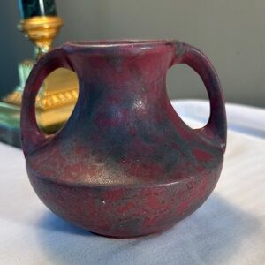Burley Winter Art Pottery 2 handle vase 🏺